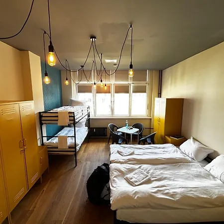 Coffee Hostel *